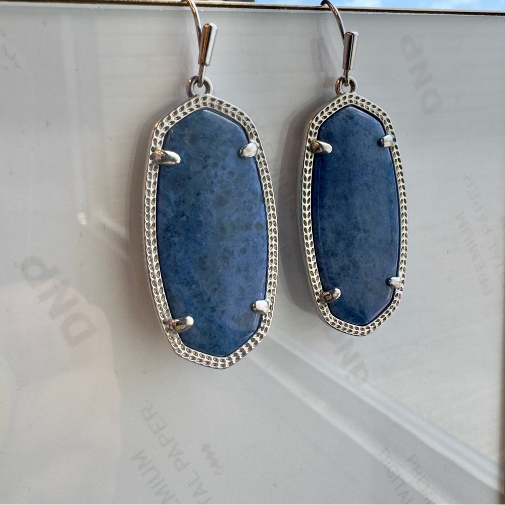 Beautiful Kendra Scott Elle Earrings